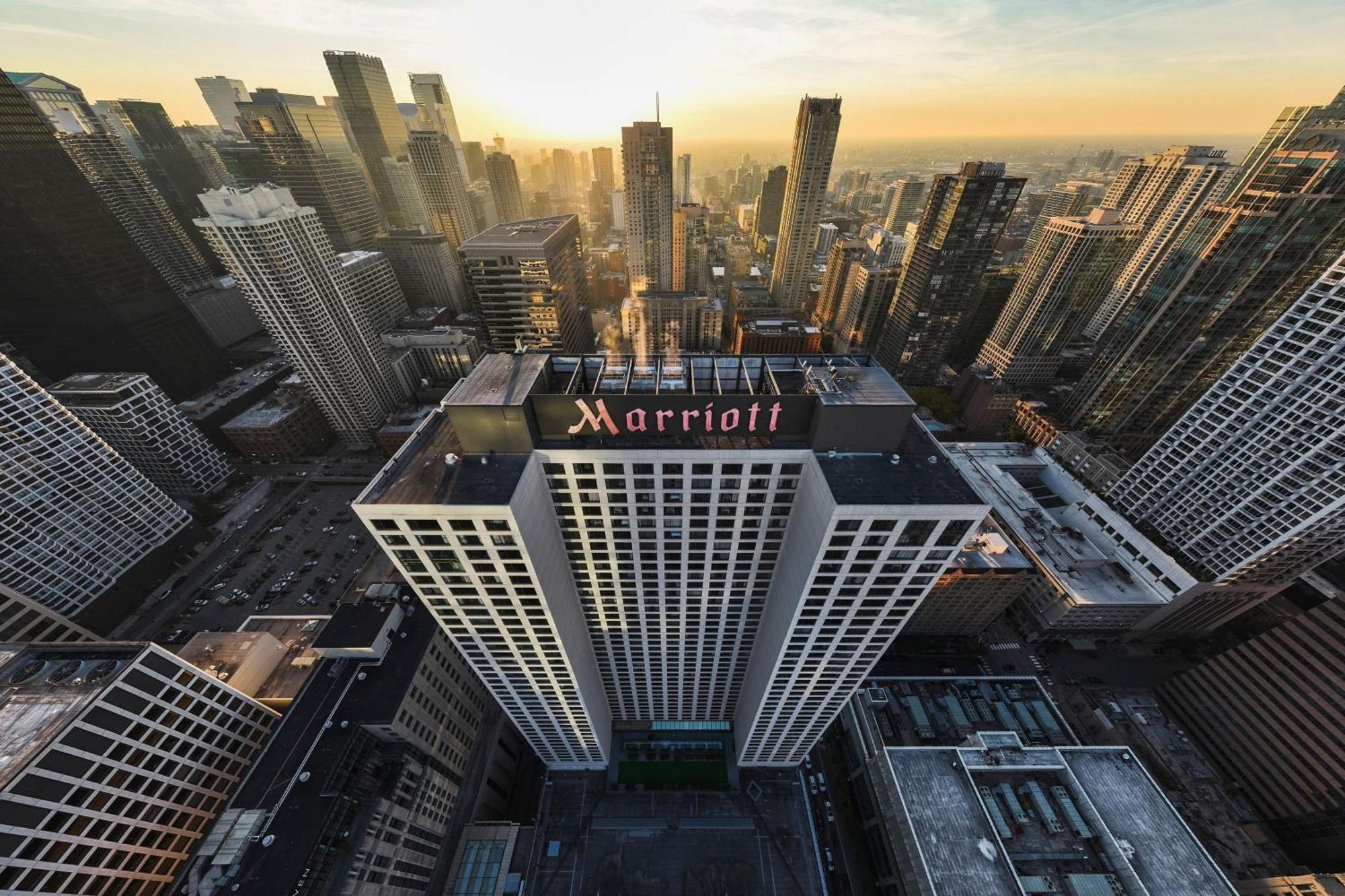 Отель Chicago Marriott Downtown Magnificent Mile Экстерьер фото